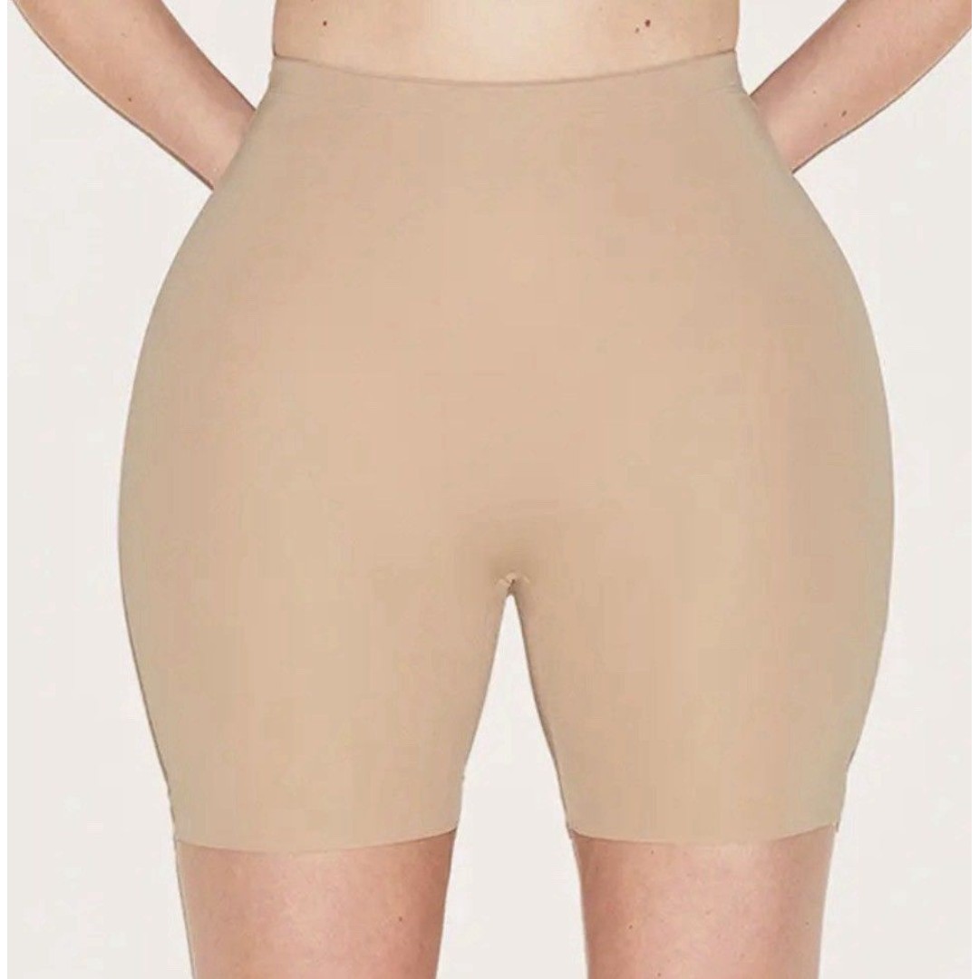 SKIMS Body Hip Shaping Mid Thigh Short Clay XS NWT