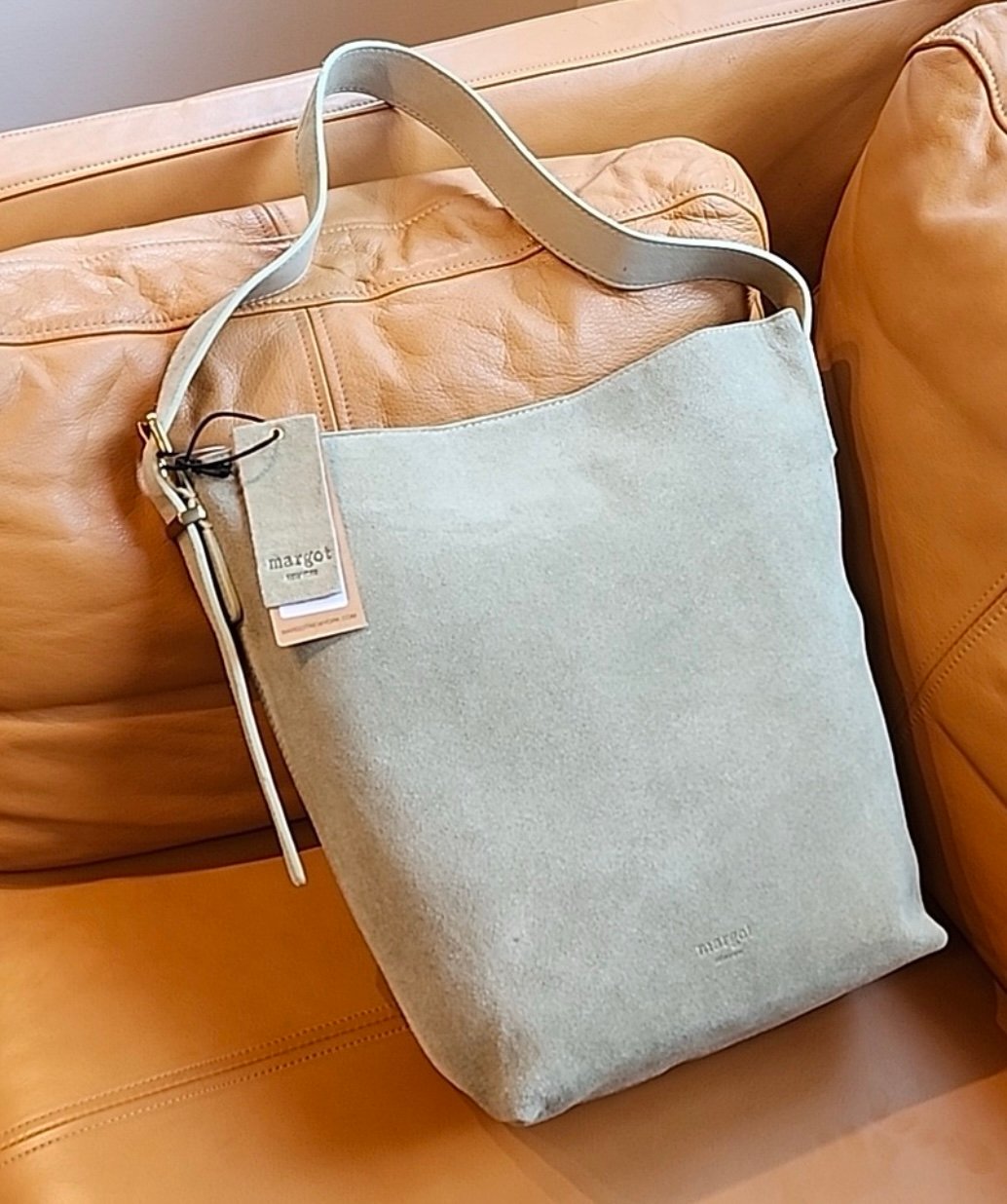 NWT Margot Kaye mini bucket Leather tote