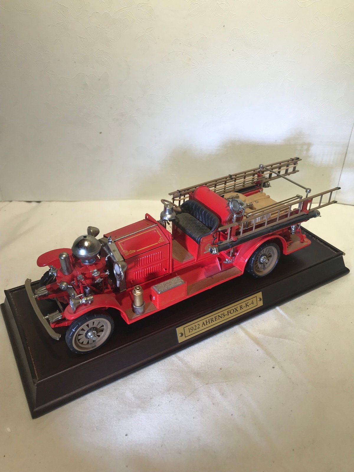 Vintage 1990 FRANKLIN MINT 1922 AHRENS FOX R-K-4 PUMPER Firetruck