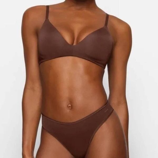 New Skims Wireless Form T-shirt Demi Bra Size 34DDDD