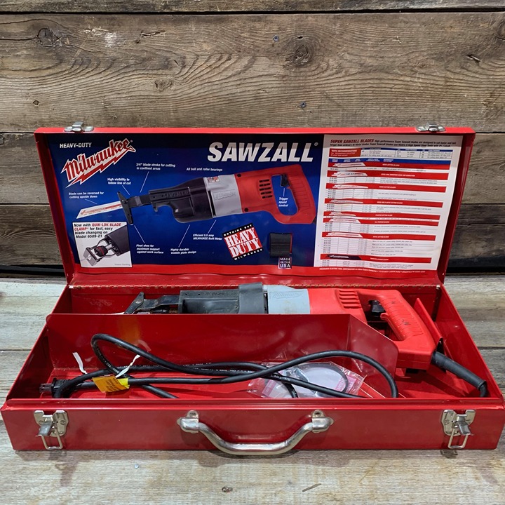 Milwaukee, Heavy-Duty Sawzall, No. 6509-21, 6.0A, In Steel Case