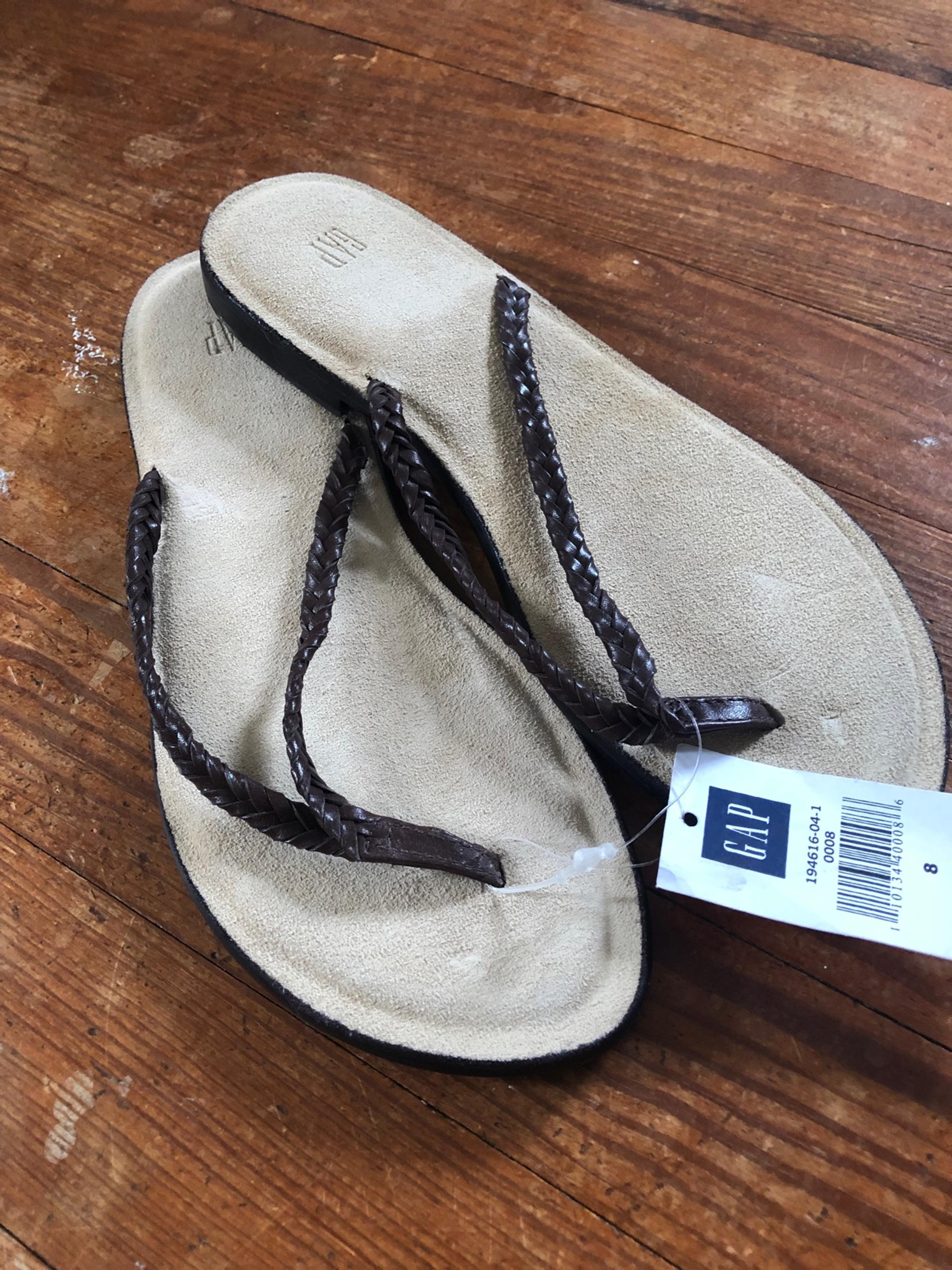 NWT Gap Suede Flip Flops