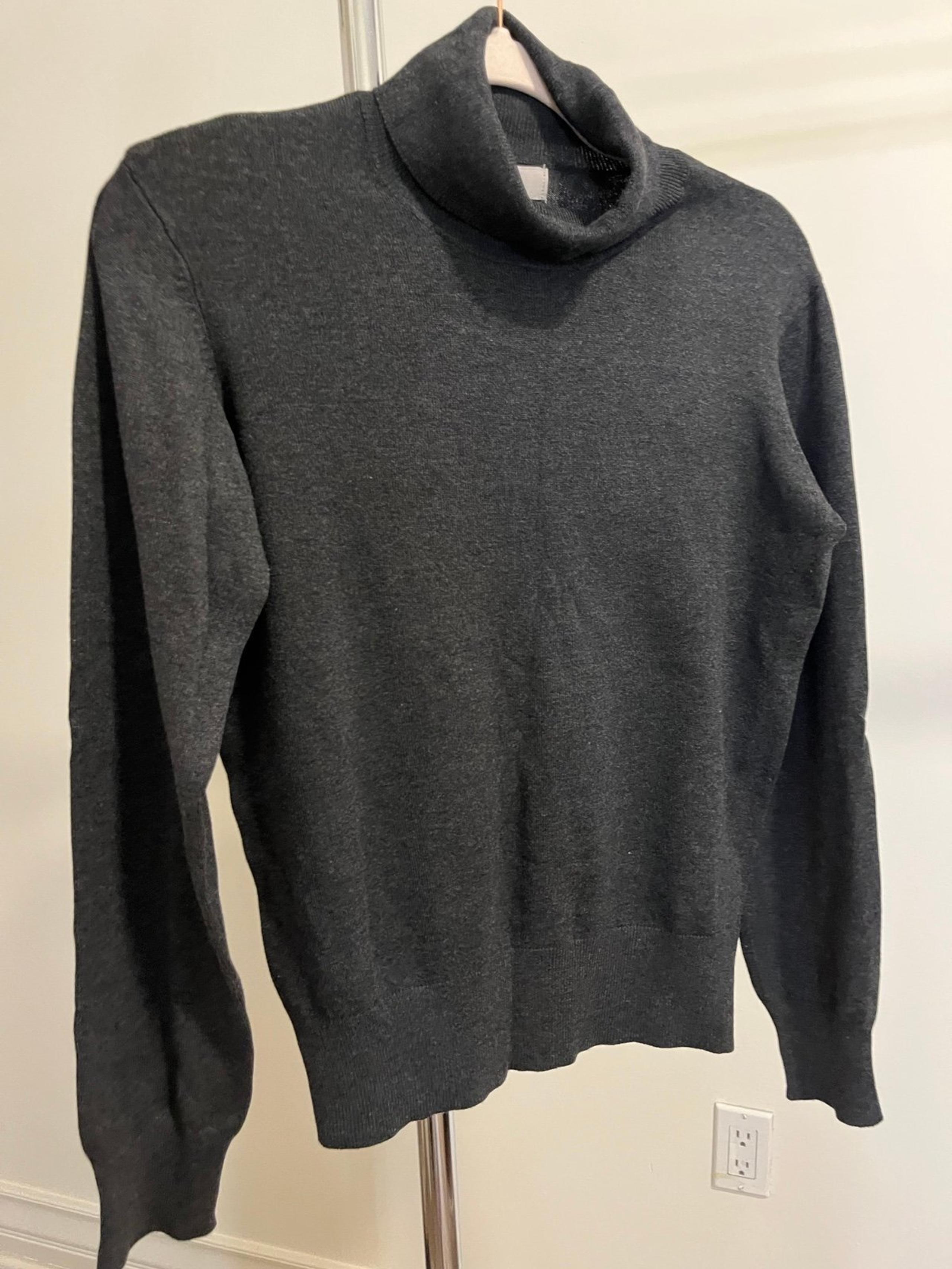 H&M turtle neck long sleeve dark grey sweater