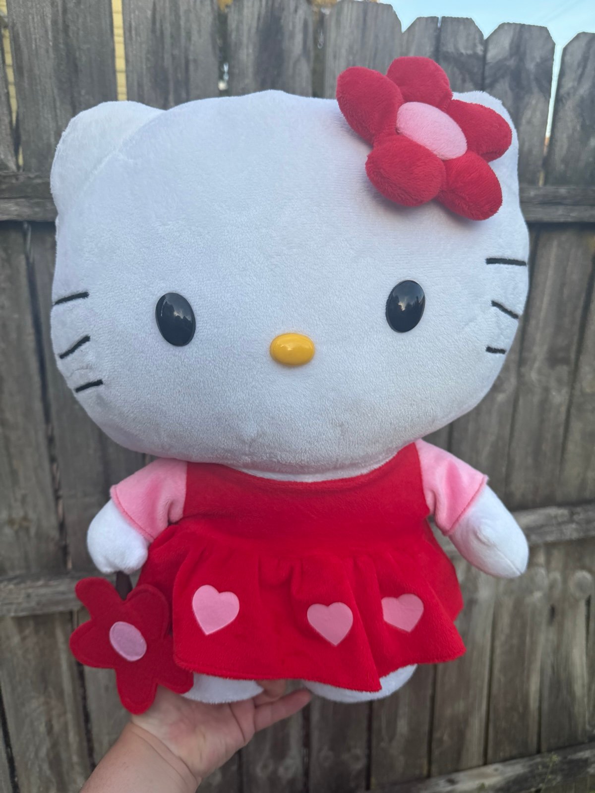 Hello Kitty greeter