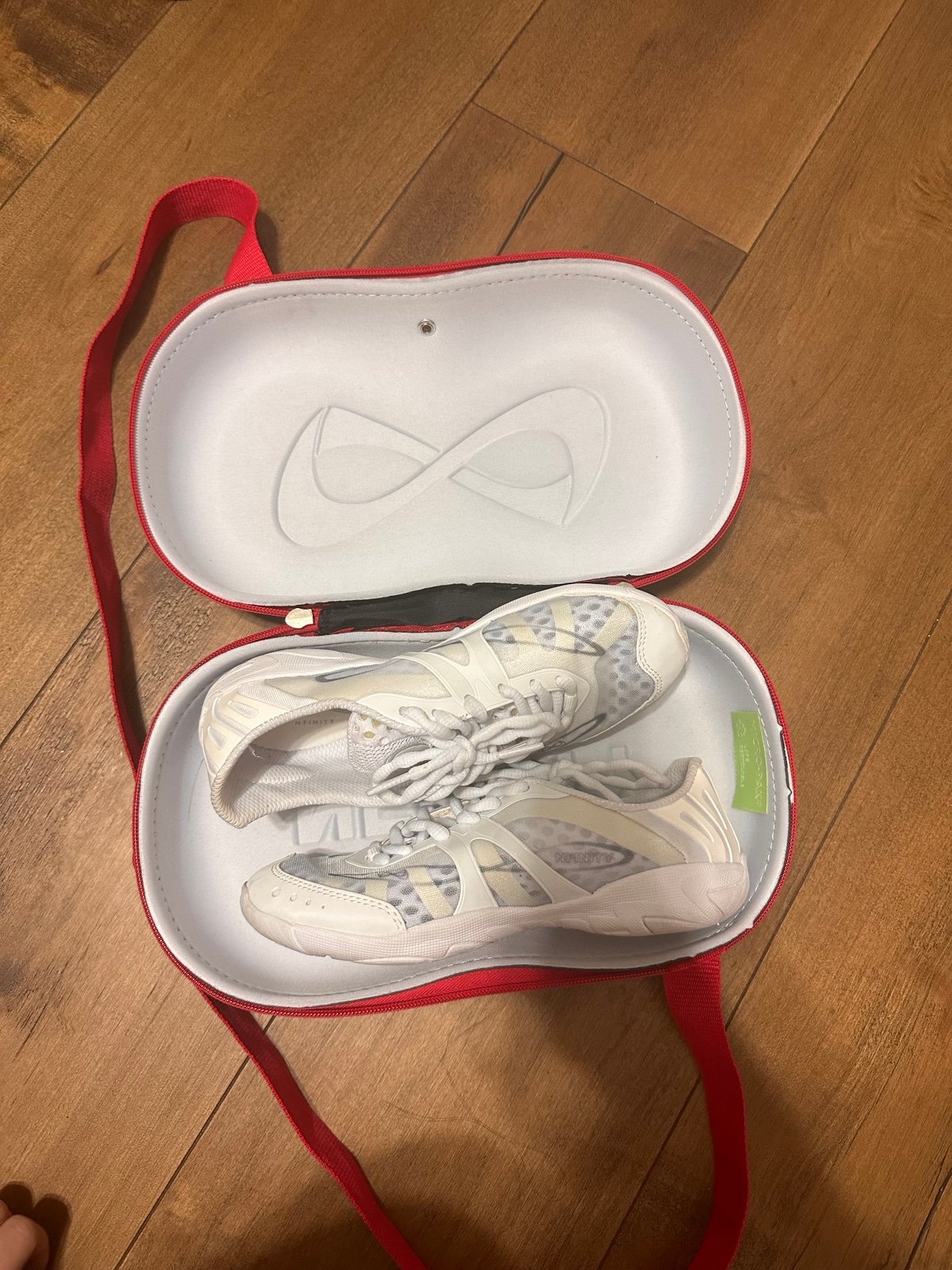 Cheerleading shoes