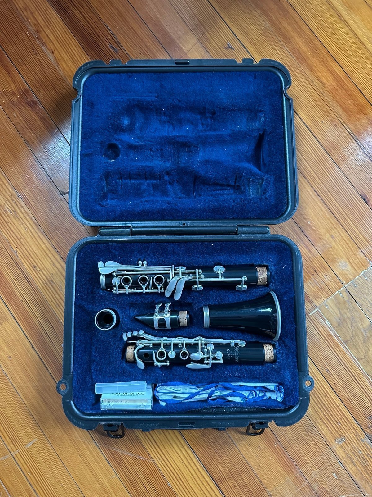 Clarinet CL300 with stand