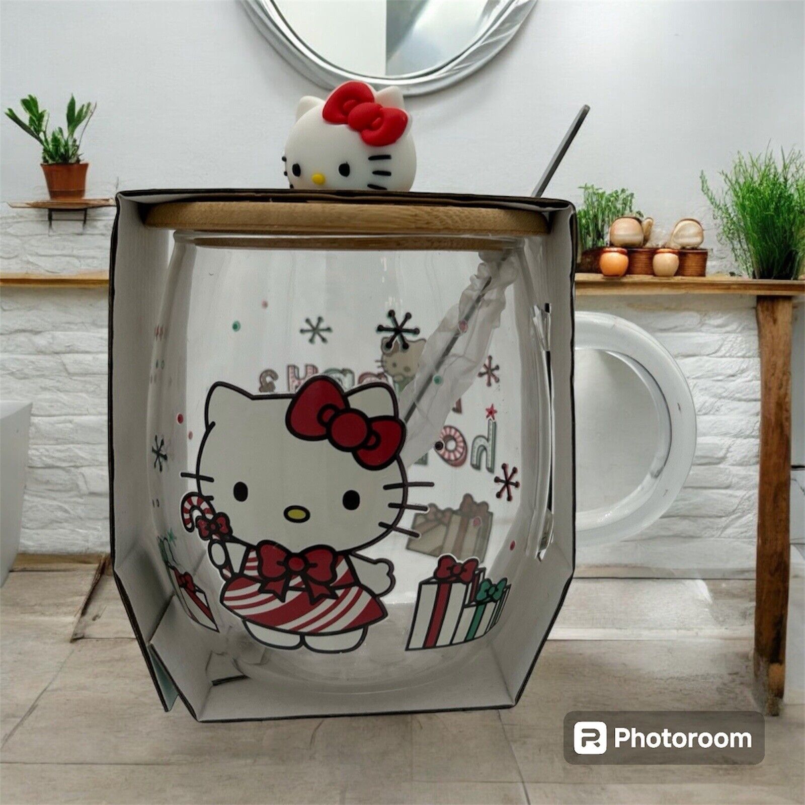 Hello Kitty Cafe 2022 Exclusive Glass Mug Christmas Holiday Lid Spoon Cup box