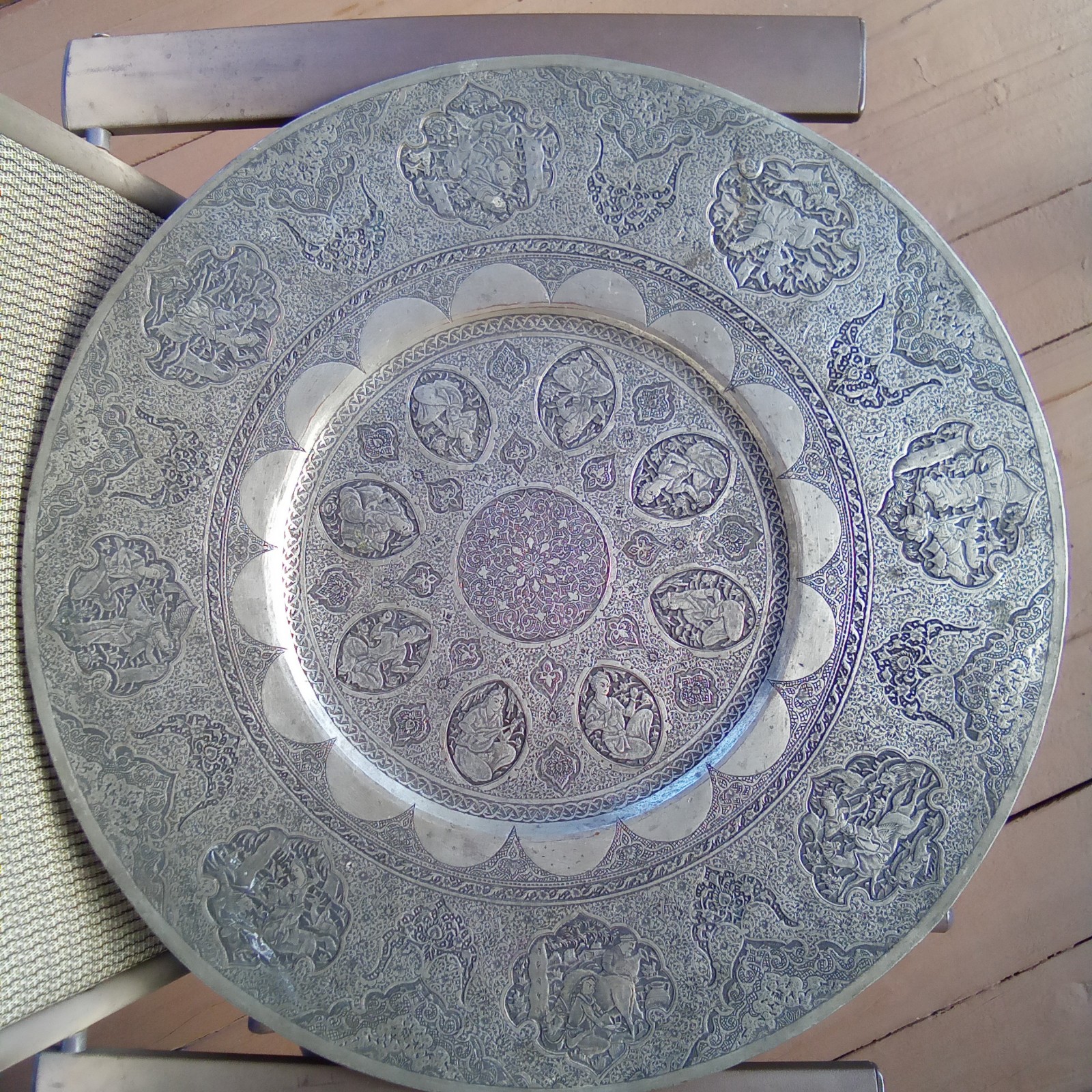 RARE ANTIQUE SILVER TONE LARGE METALWARE DISH 20 INCHES ACROSS 4 1/2 LBS