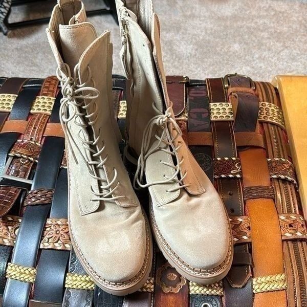 SAM EDELMAN Lex Suede Boots in Sesame size 9