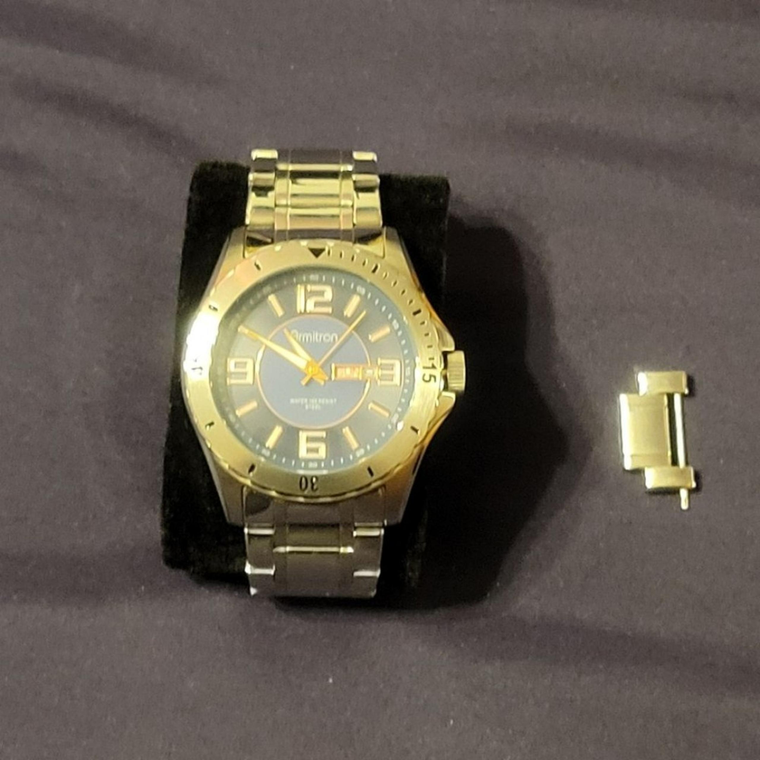 MENS ARMITRON WATCH