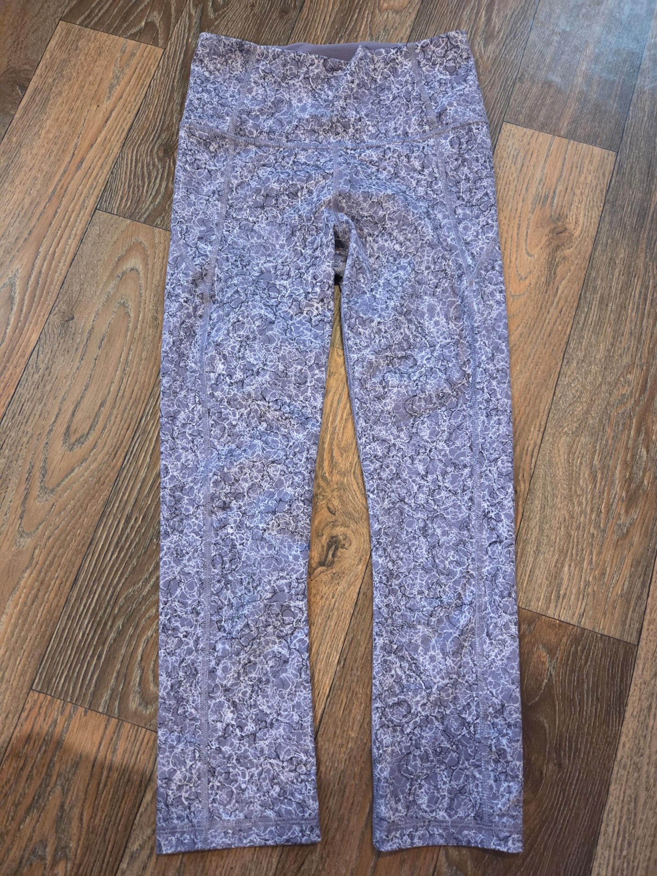 Under Armour Women's XS Purple Activewear Leggings