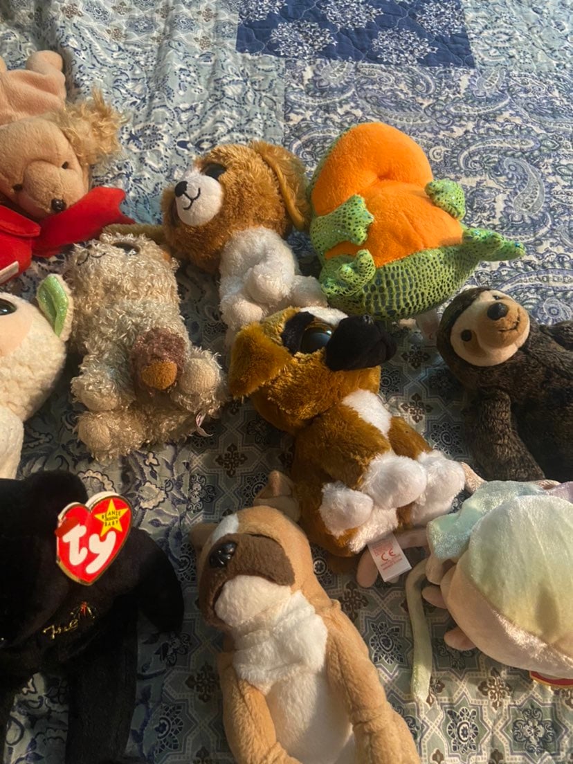 Beanie babies and Boonie babies some still have tags (besnie babies are from 90s