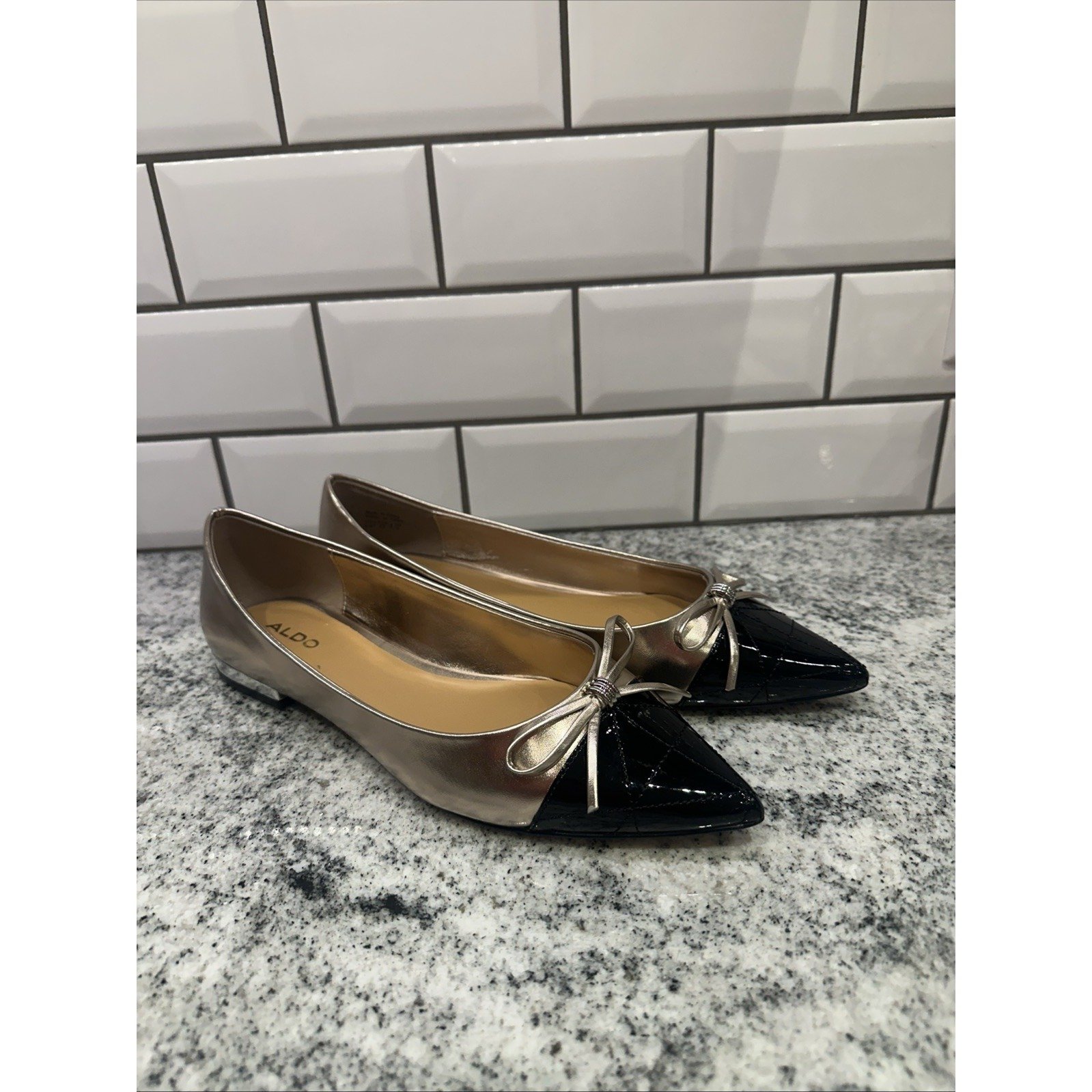 Aldo Shoes Women 8.5 Gold Black Ballet Flats Pointed Toe Bow Leather New Office