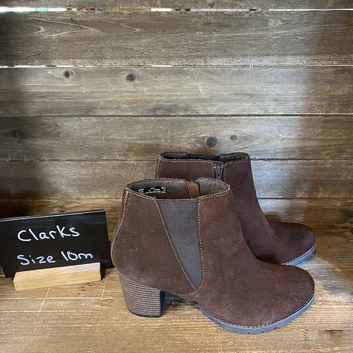 Womens Clarks Camelia Brown Suede Heeled Ankle Booties Boots Size 10 M EUC