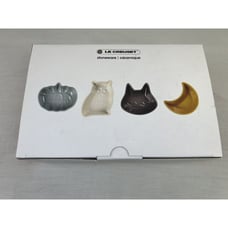 Le Creuset Set of 4 Halloween Mini Dishes Plates Pumpkin Owl Moon Cat NIB
