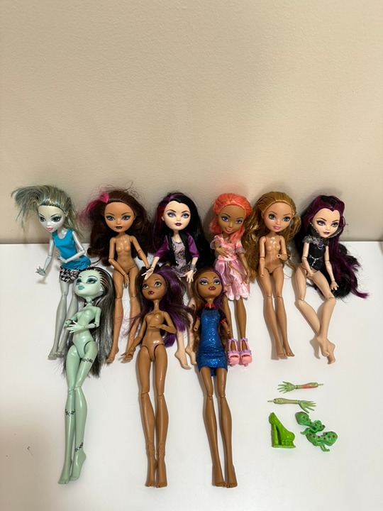 Lot of 9 Ever After High and Monster High Dolls
