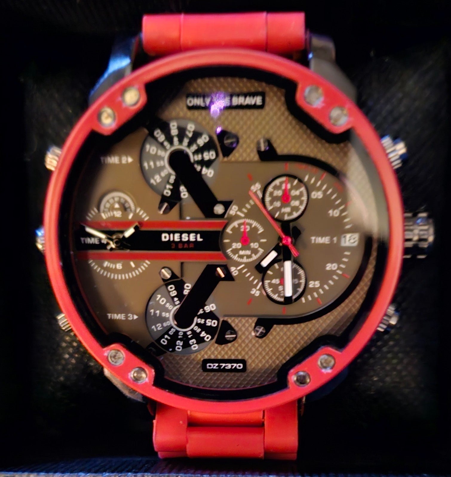 Quartz Mr. Daddy 2.0 Red Stainless Steel 57mm Water Resistant Men's Watch