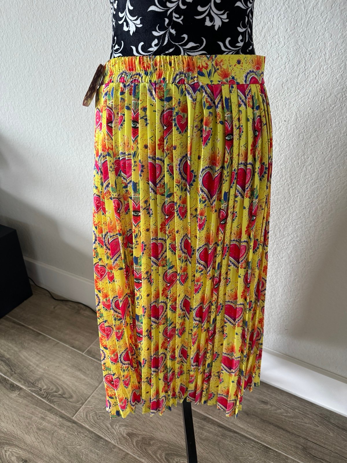 pleated skirt