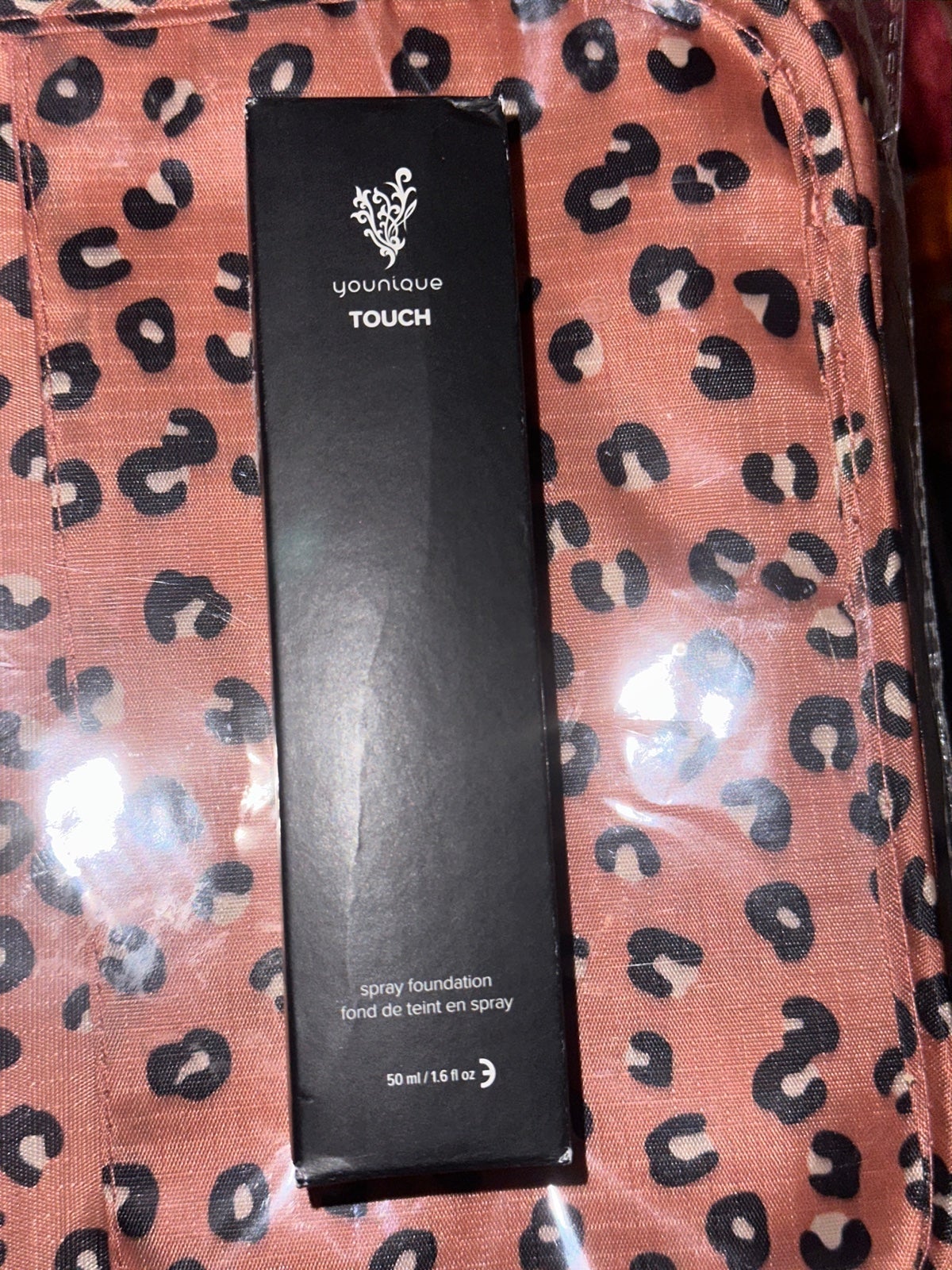 Younique VELOUR spray Foundation