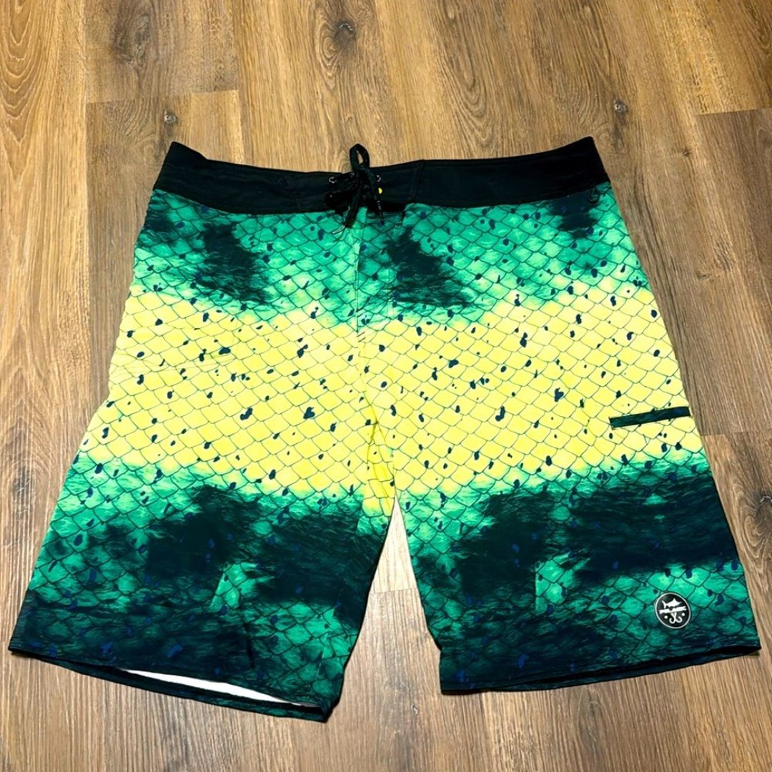 Pelagic Hydro Lite Boardshort - Dorado Green mens size 40 fishing outdoors beach