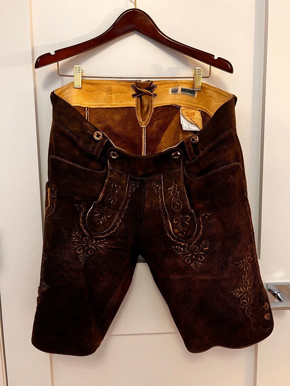 mens lederhosen
