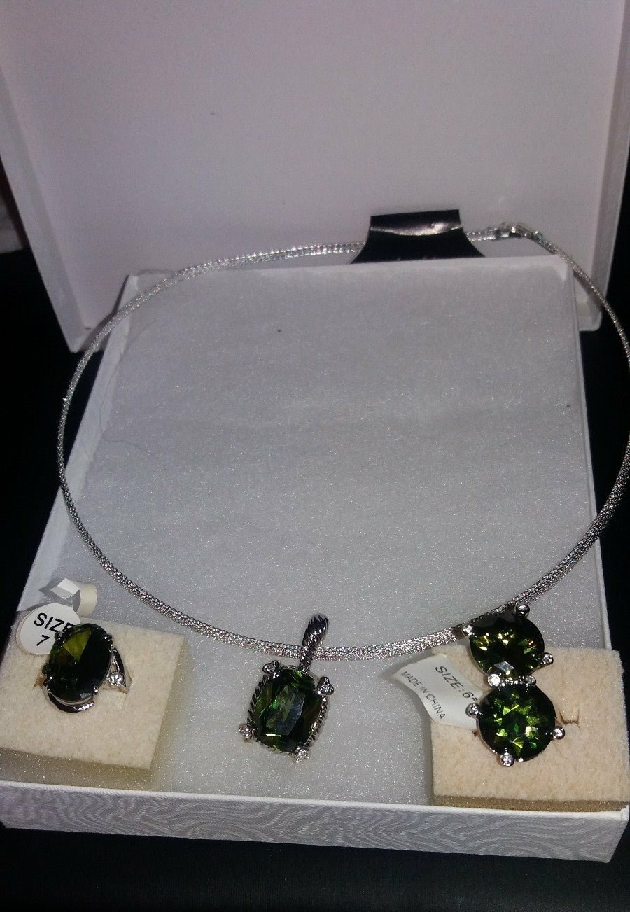 5pc peridot CZ RINGS PENDANT NECKLACE SET SZ6/7