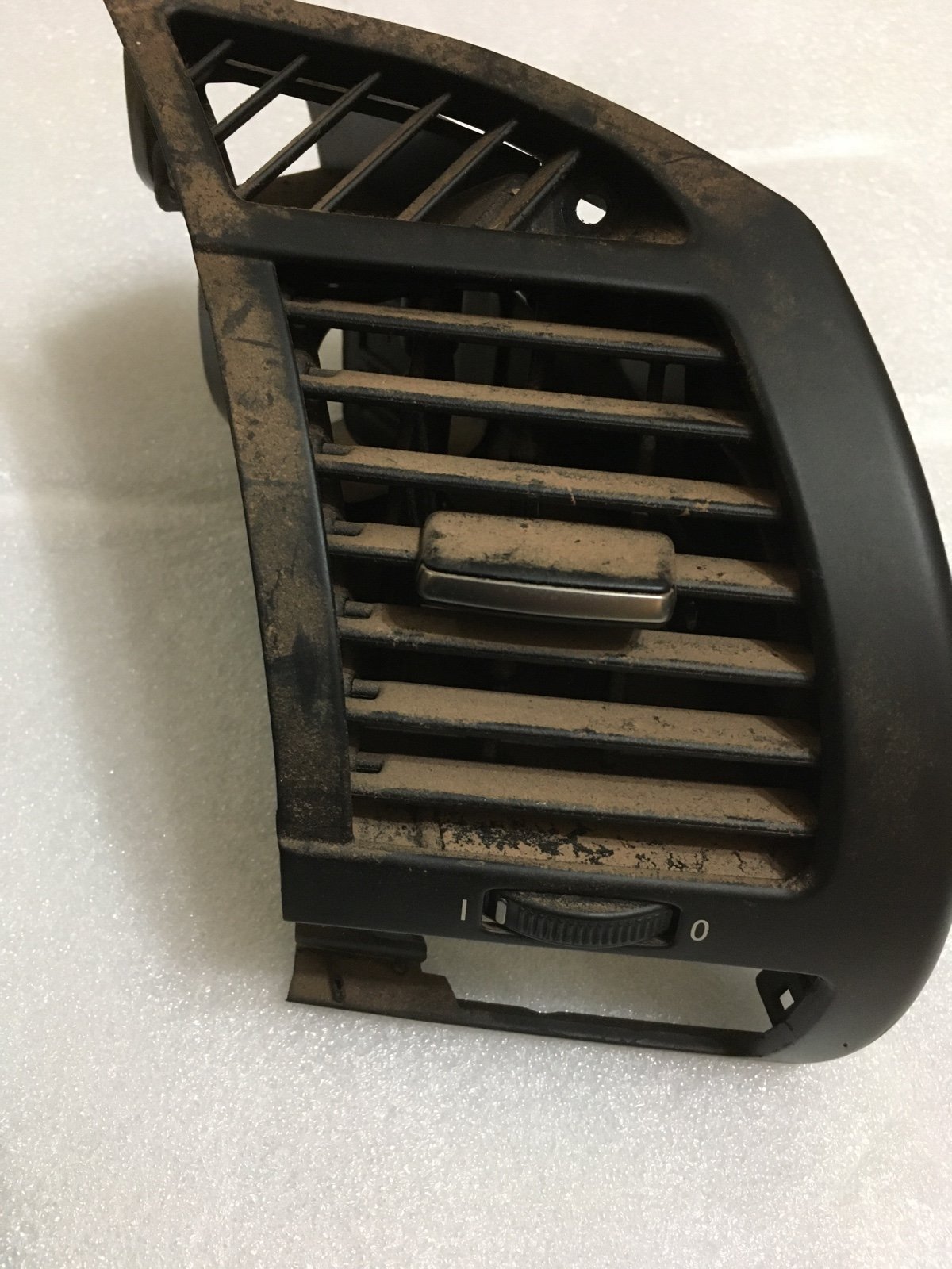 03-06 BMW Z4 E85 OEM Dash AC Vent Fresh Air Grille Right Side 6945400, 6945396.