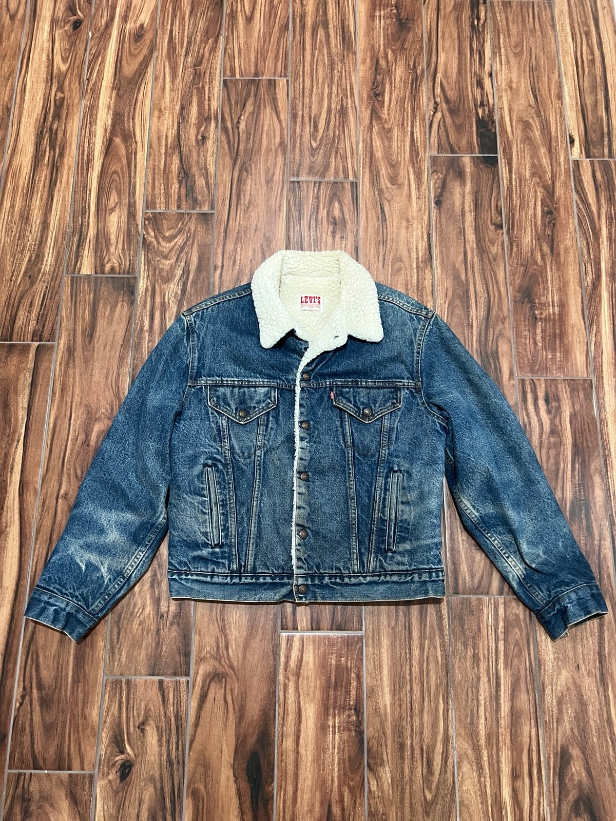Vintage Levi’s Sherpa Lined Denim Trucker Jacket 70608 0216