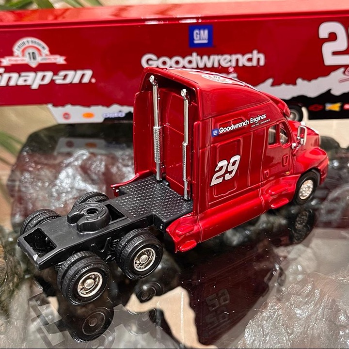 NASCAR Kevin Harvick 2003 Snap-On GM Goodwrench Hauler 1:64