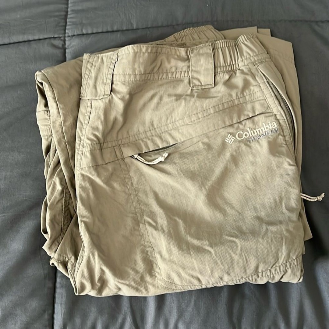 Columbia Titanium Khaki Pant Size Small