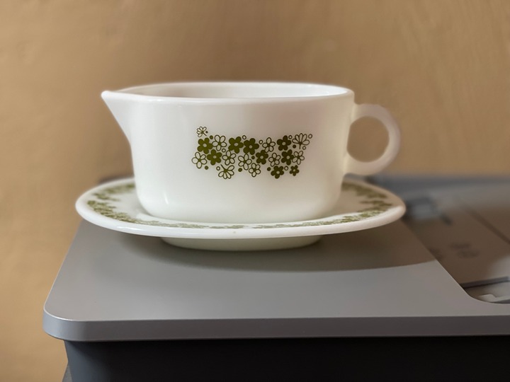 Vintage Pyrex Spring Blossom (Crazy Daisy) Gravy Boat Set