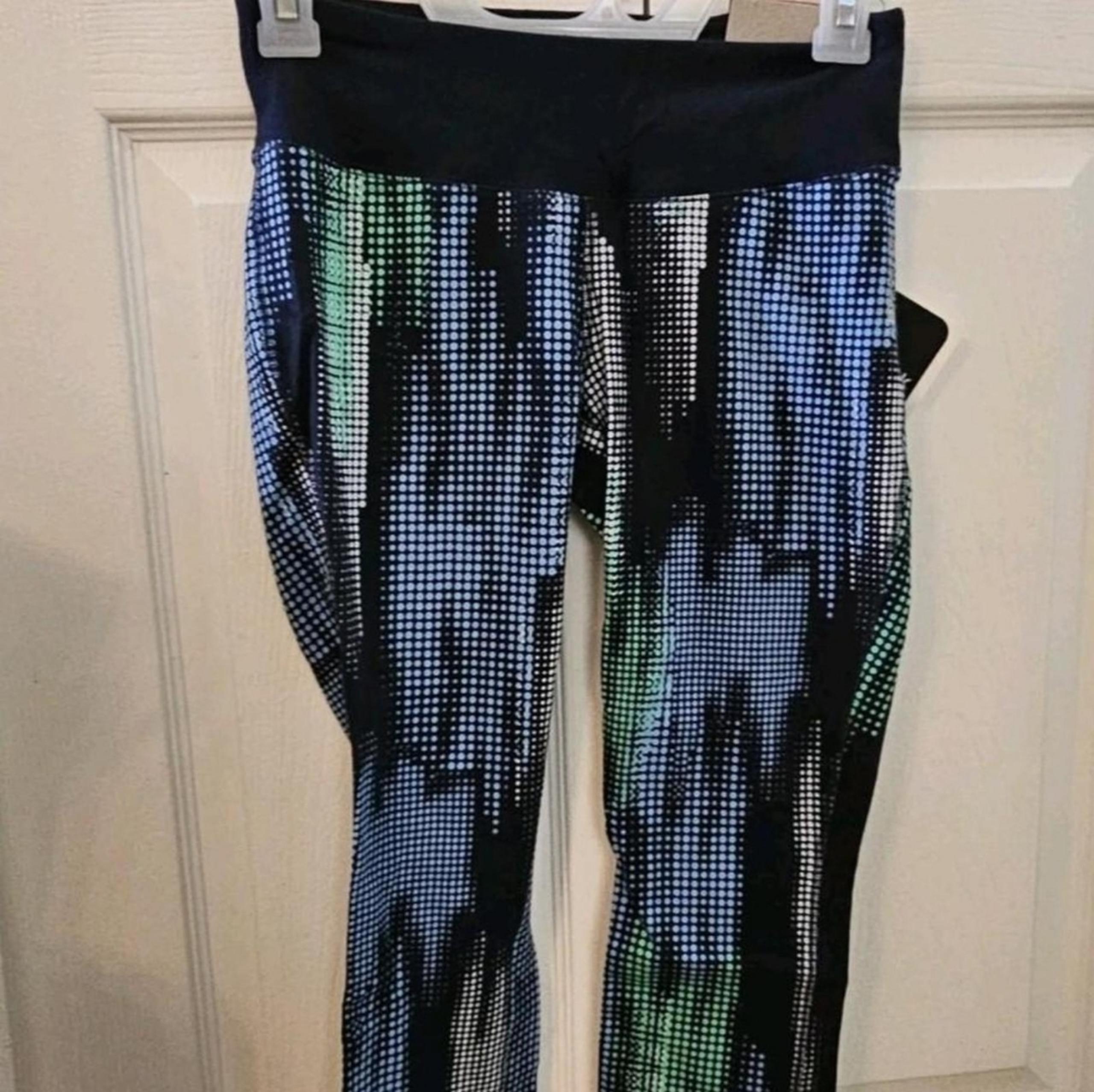Reebok Sport Women's Size XS  Faux Indigo Dot Camo Tight Fit Capri Leggings NWT