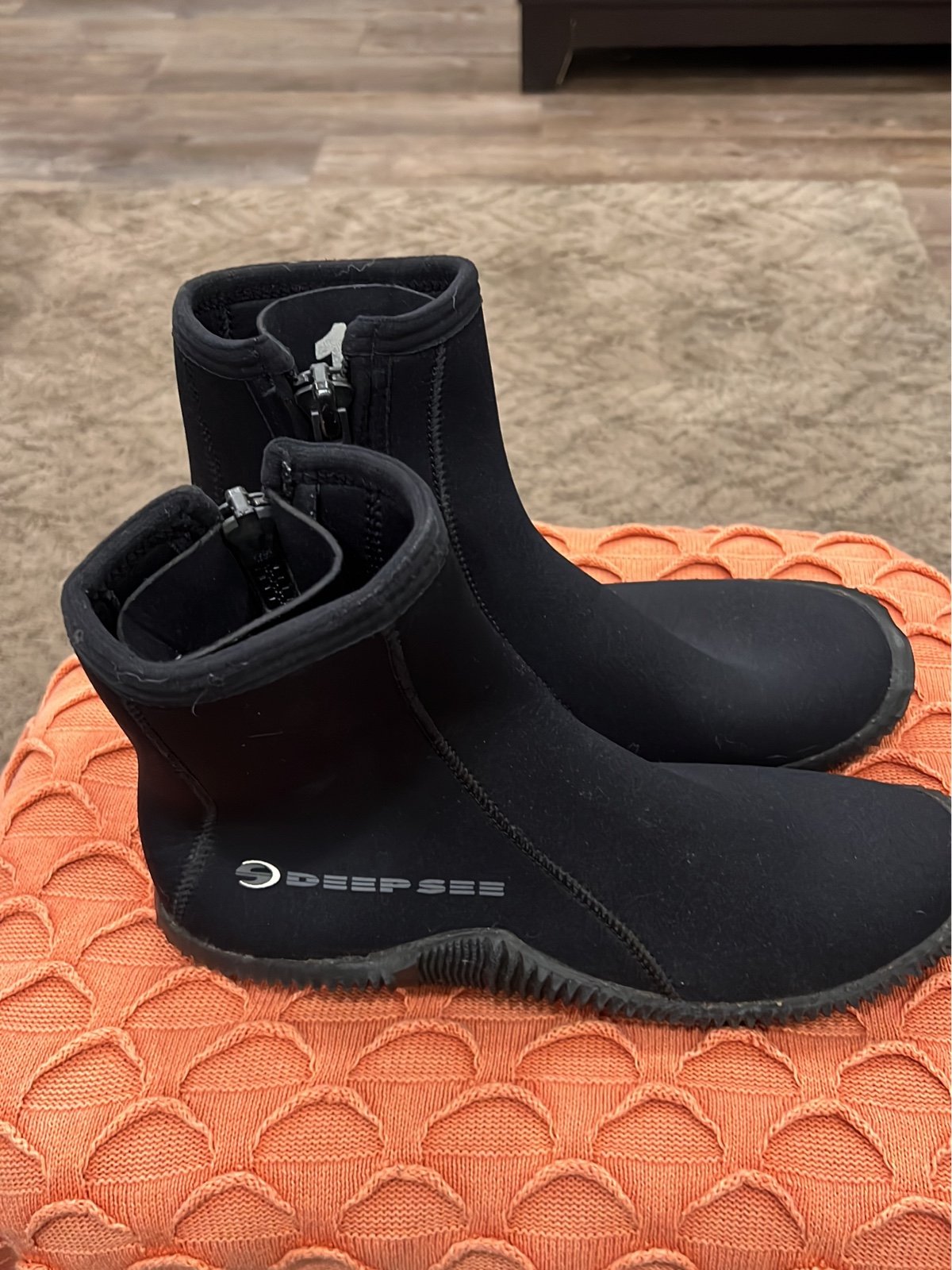 Men’s size 12 Deep See Diving swim boots