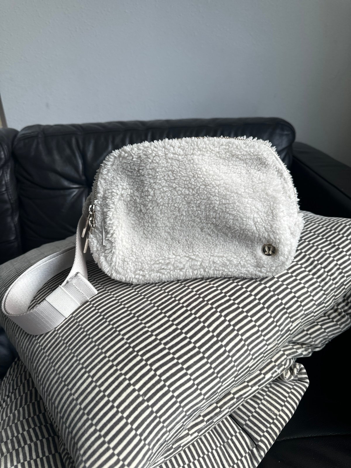 LULULEMON EVERYWHERE BELT BAG WHITE