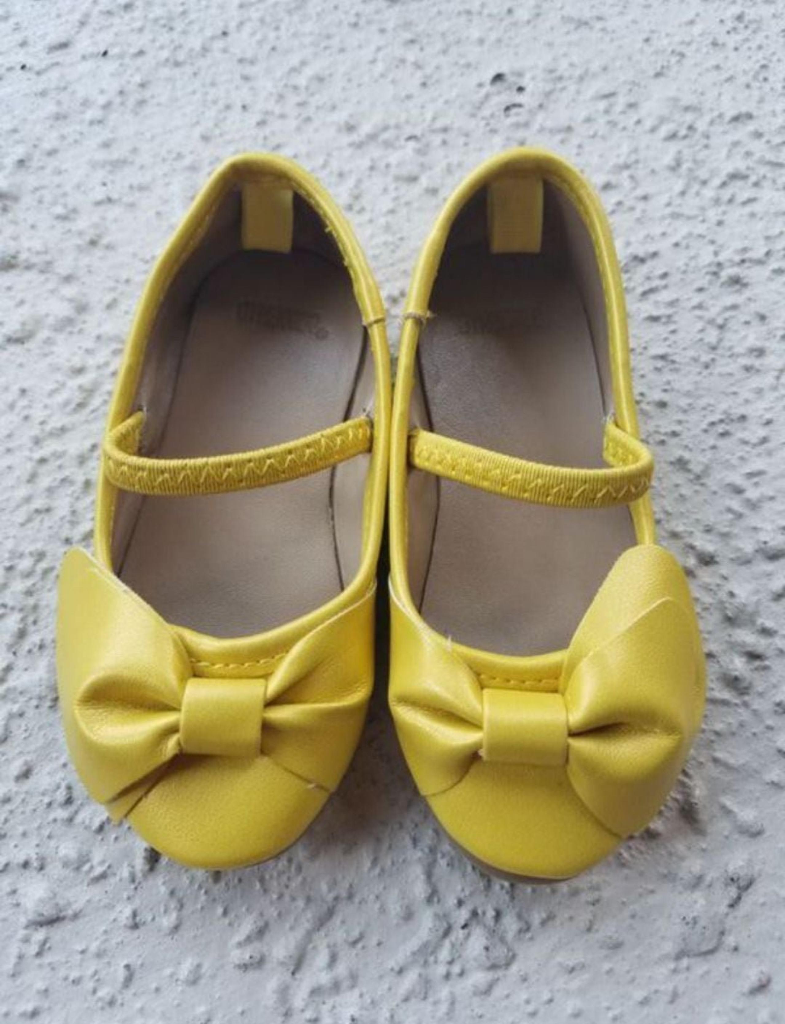 Gymboree Shoes size 4 New