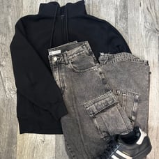 Baggy grey cargo jeans