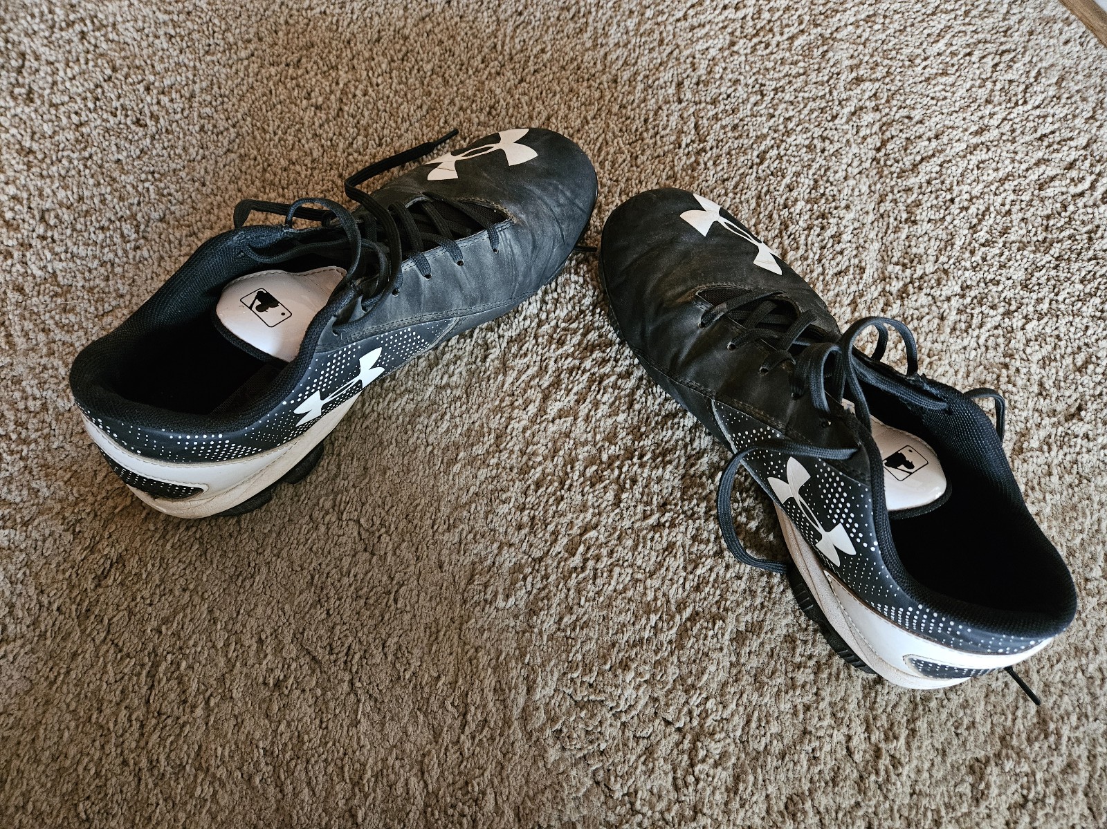 Under Armour men's baseball cleats