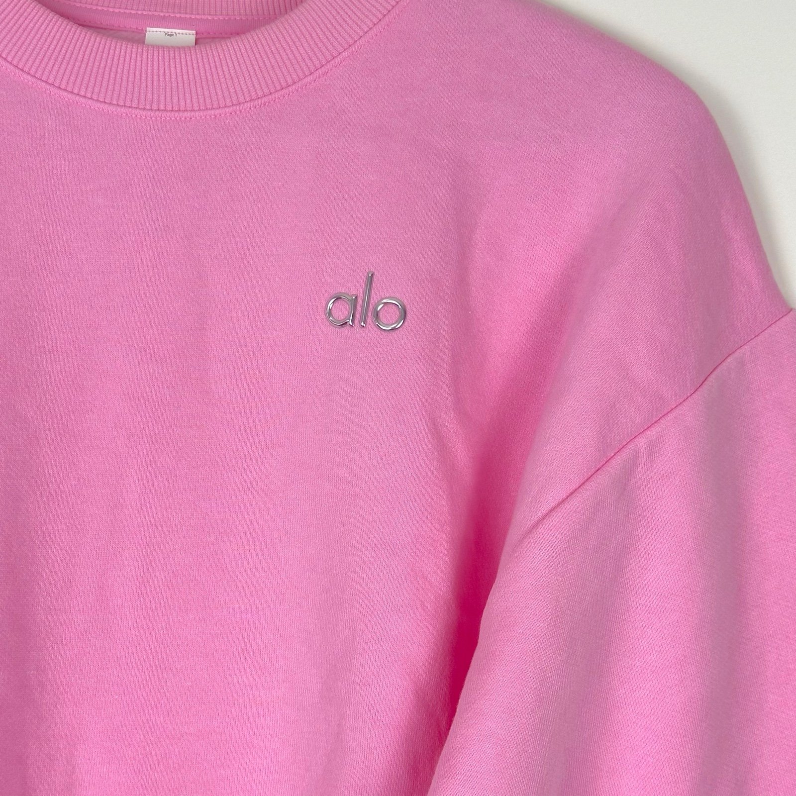 Cropped Accolade Crewneck - Sweet Pink | Alo Yoga