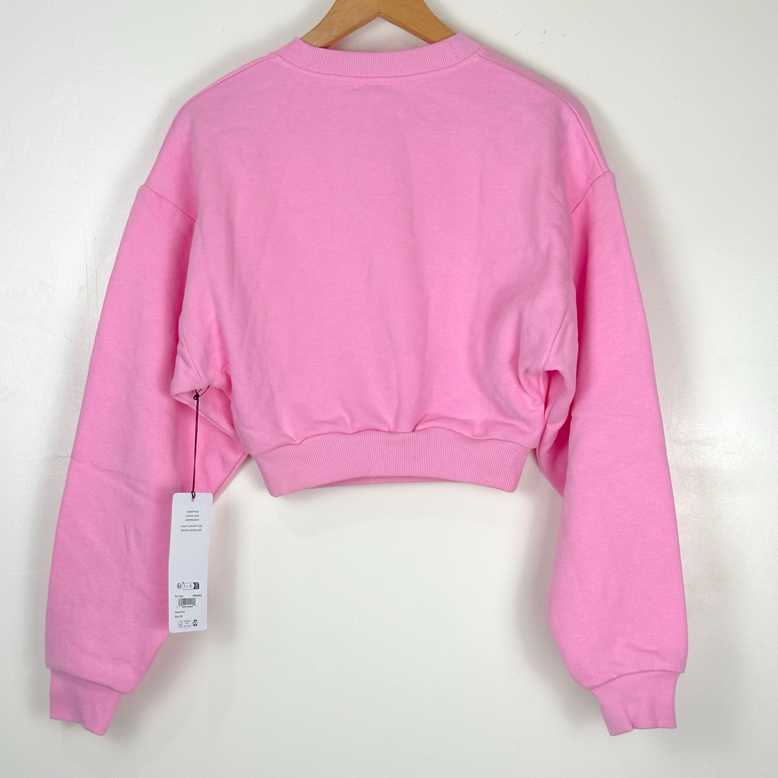 Alo Yoga Cropped Accolade Crew Neck Pullover Sweatshirt