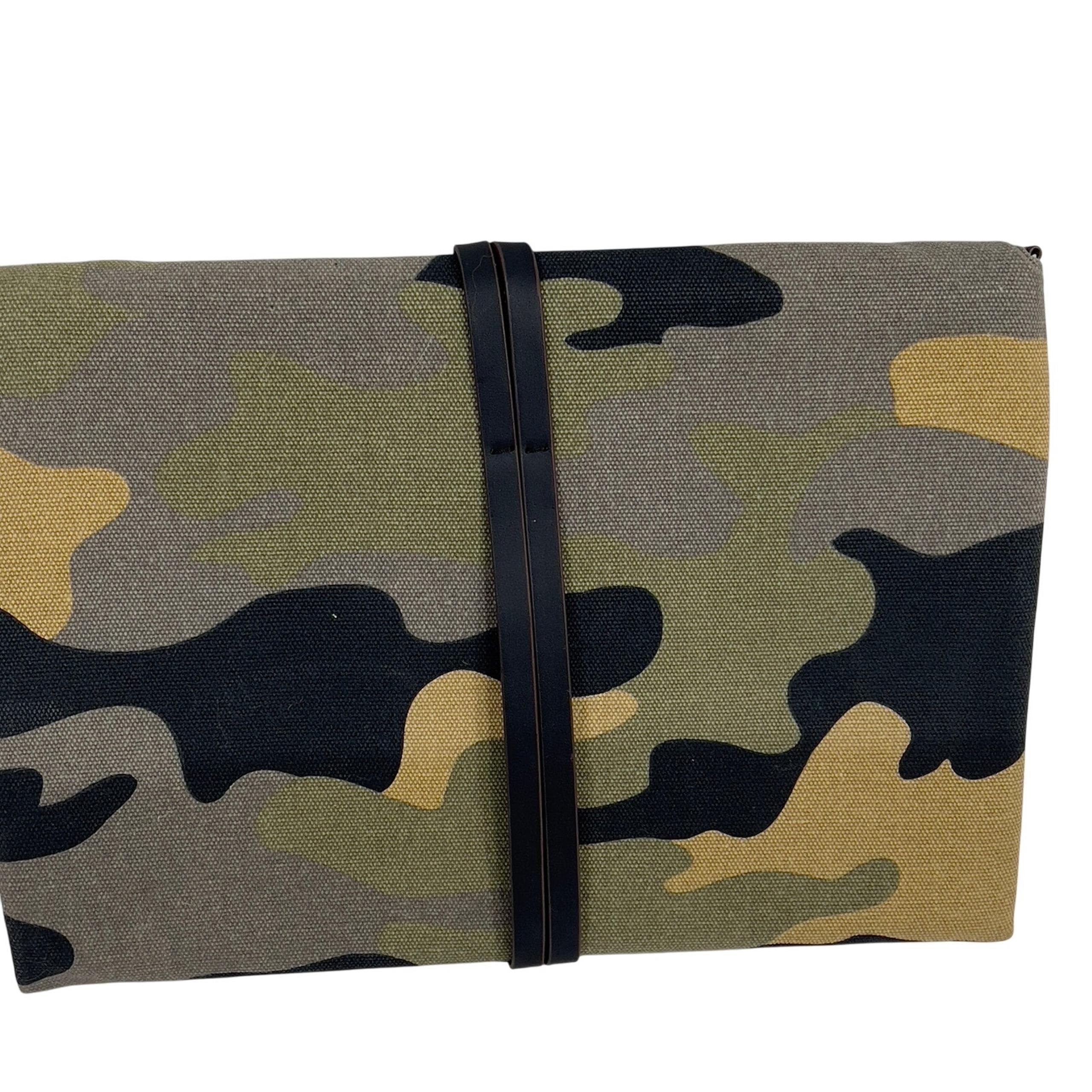 Stella & Dot Bellamy Canvas Camo Envelope Messenger Clutch Bag Purse Tote