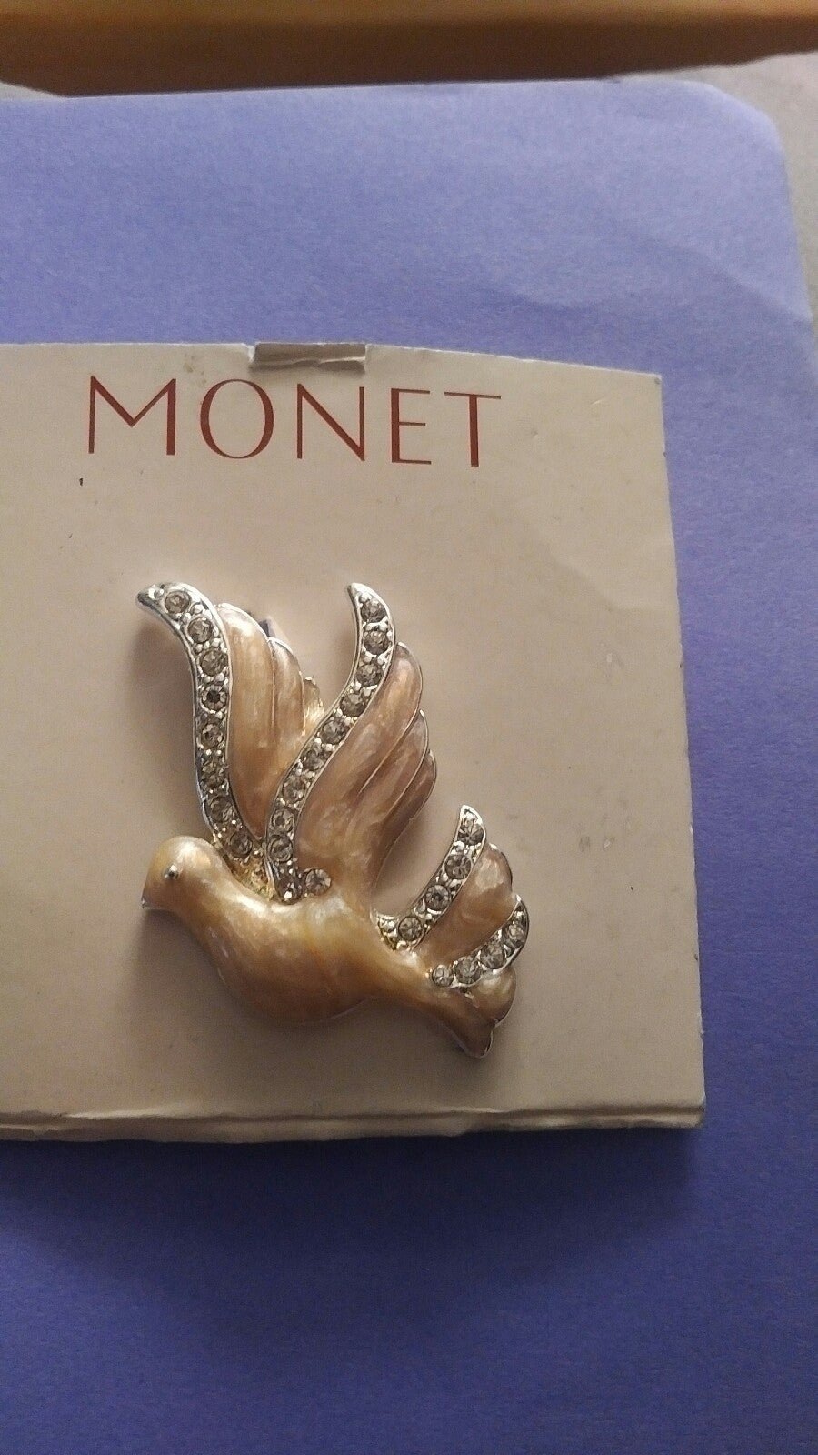 Monet cream enamel pearl necklace, dove brooch & lip on pearl earrings