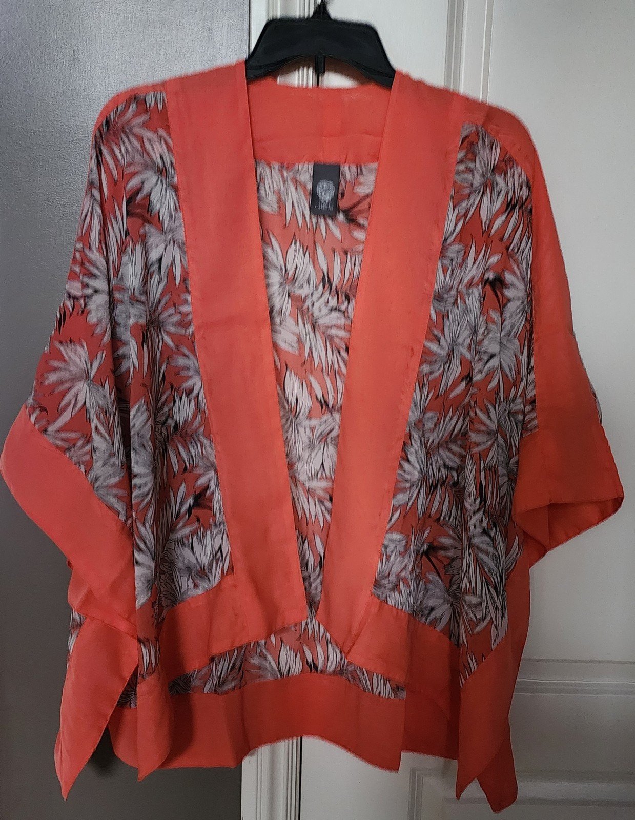 VINCE CAMUTO LIGHTWEIGHT SHOULDER WRAP