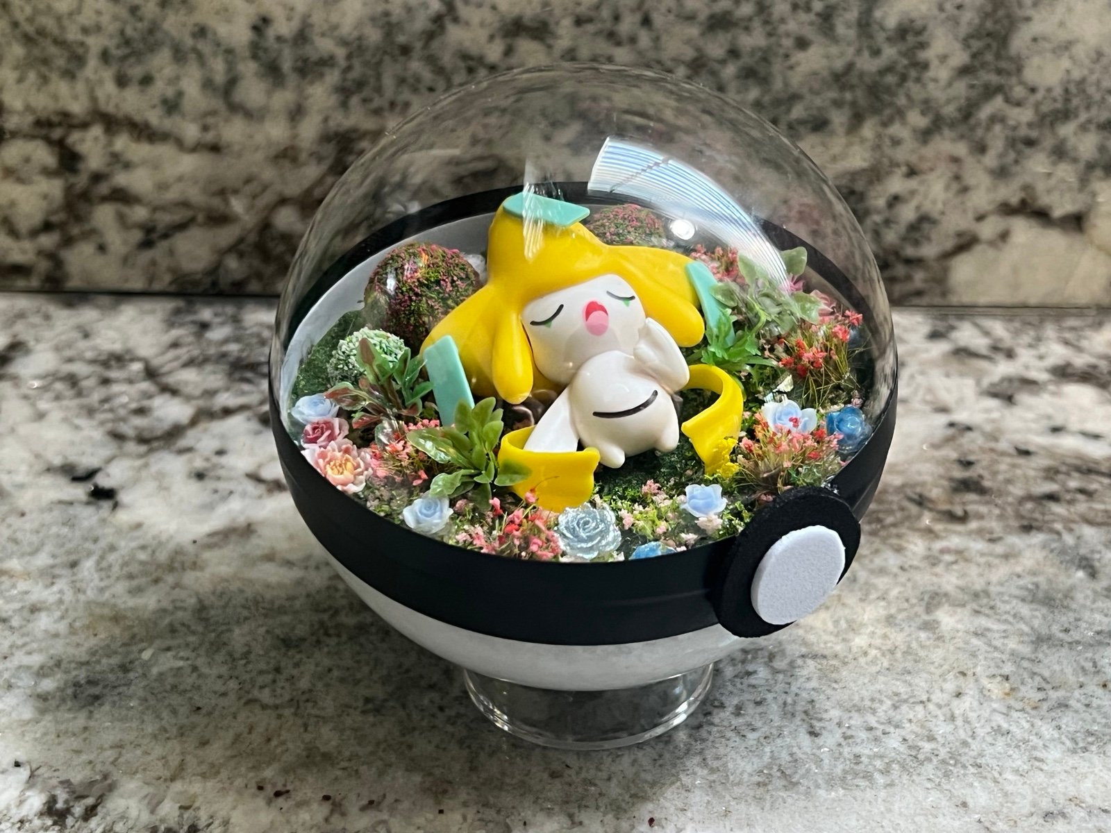 Jirachi Pokéball Terrarium