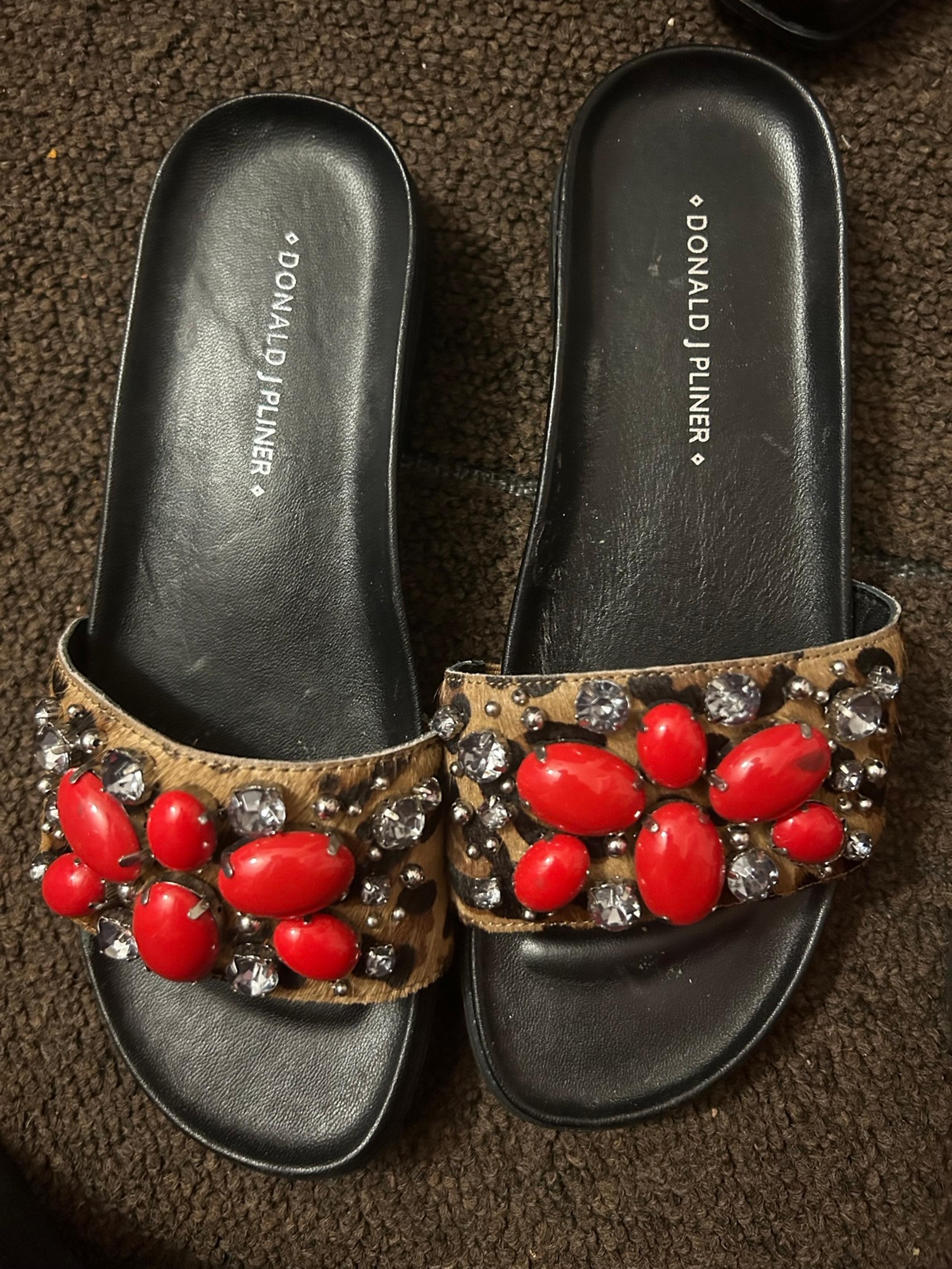 Donald J Pliner slide sandals