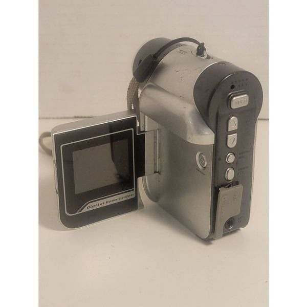 Aiptek Silver 6 Mega Pixel 4X Smart Zoom Digital Video Camcorder