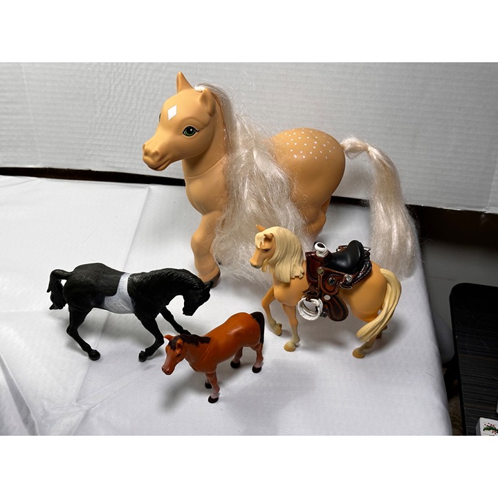 Breyer Sunflower Beauty Salon Brushable Mattel Spirit Untamed Lot of 4 horses