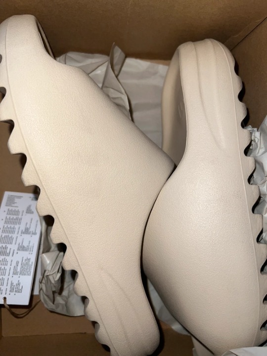 Yeezy slides size 8 Non-slip slippers