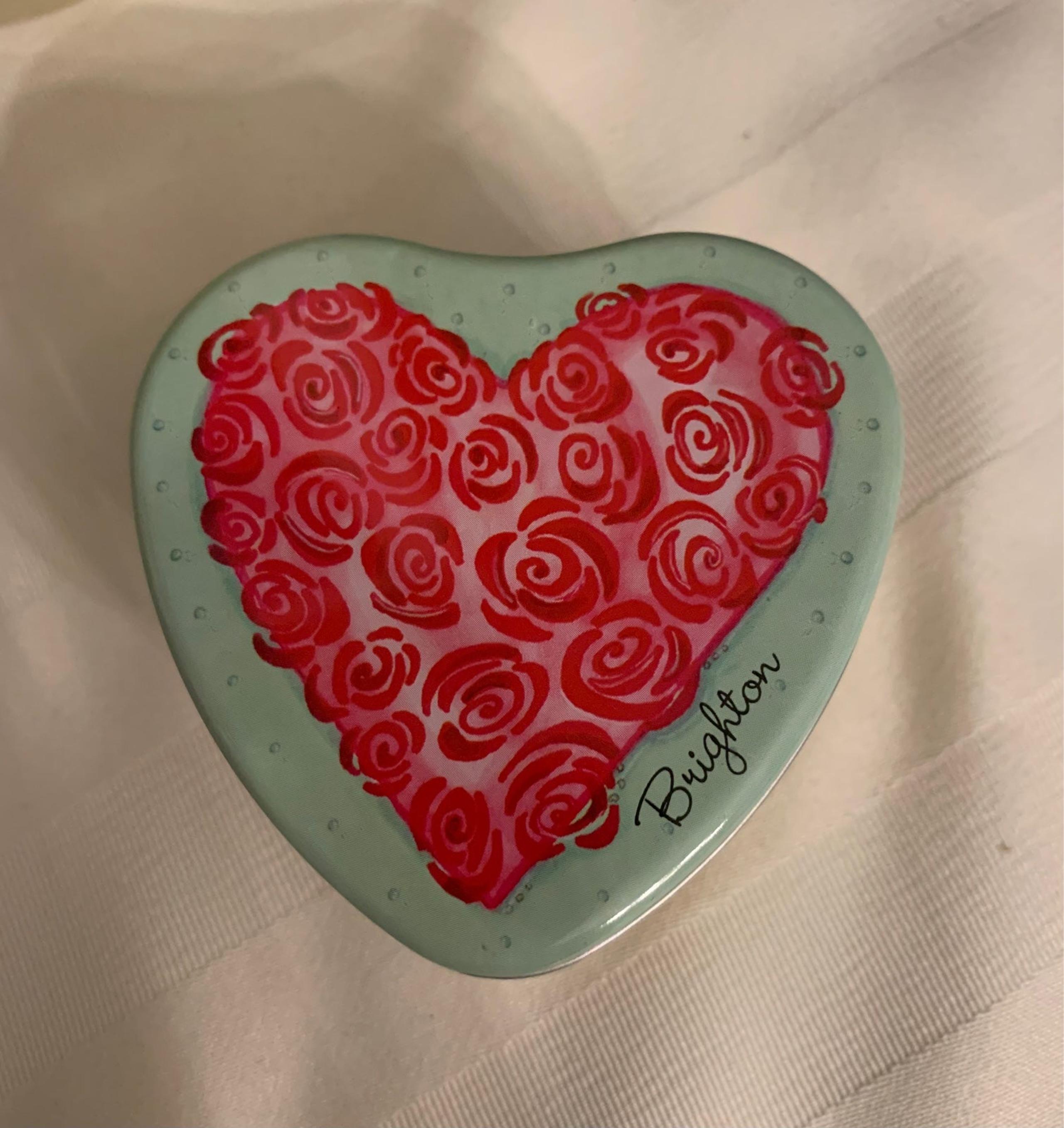 Brighton Love’s Light Candle in metal rose printed tin