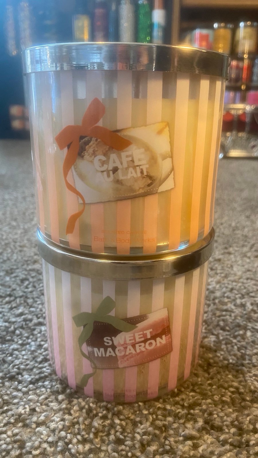 Bath and body works cafe au lait & sweet macaron candle