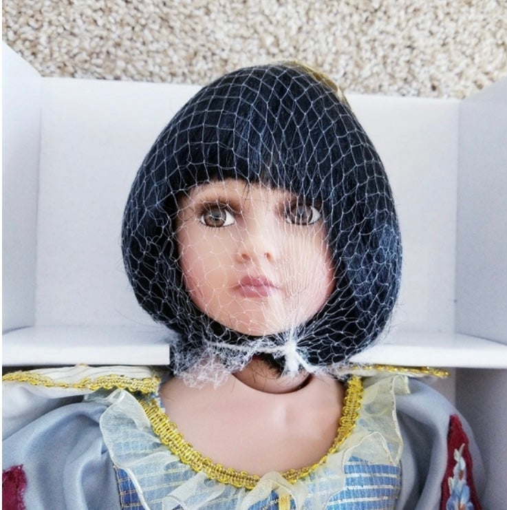Paradise Galleries Kidz Kollectibles Snow White Porcelain Doll